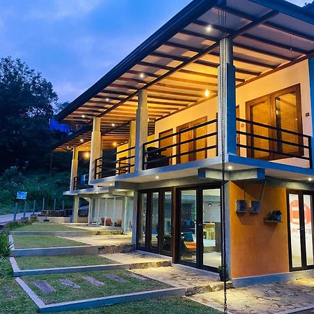 Bunk Station Hostel Ella Bagian luar foto