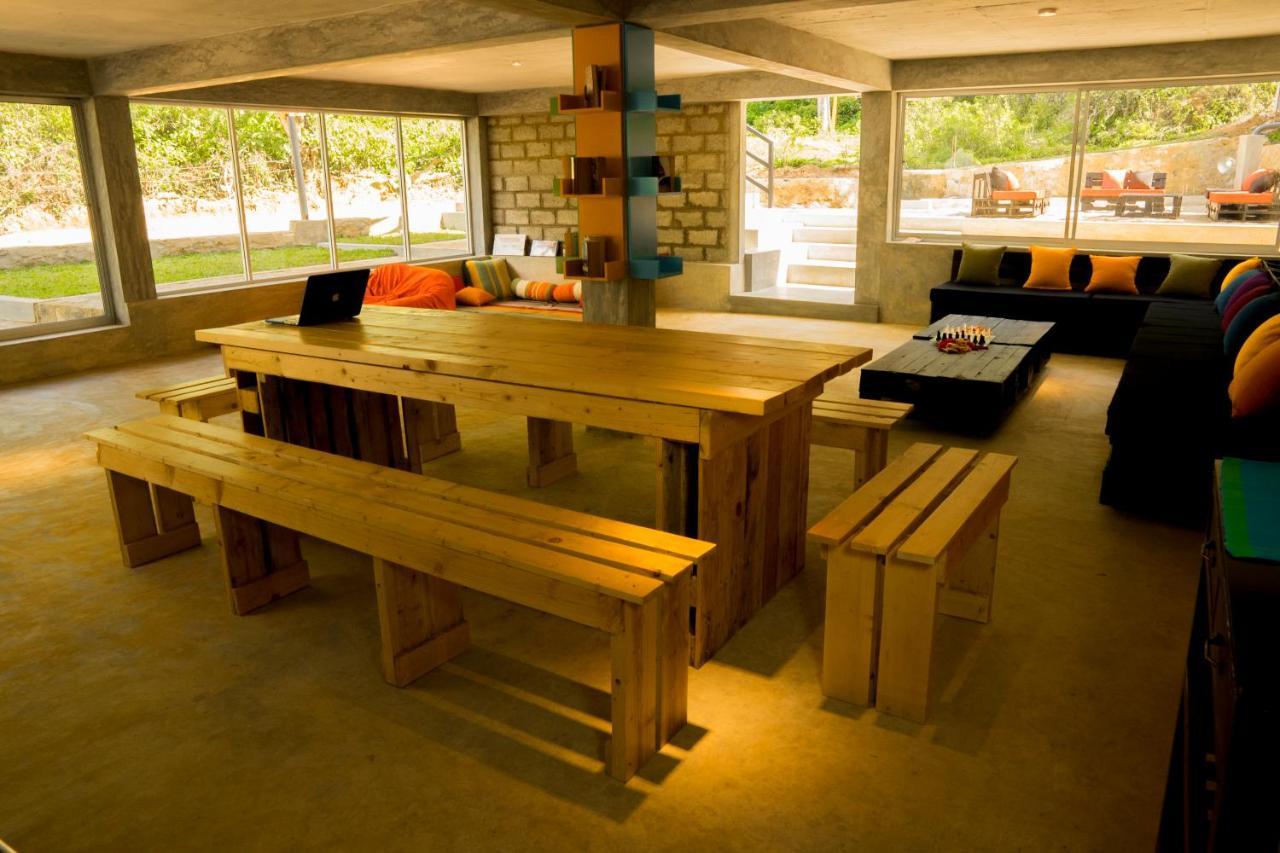 Bunk Station Hostel Ella Bagian luar foto