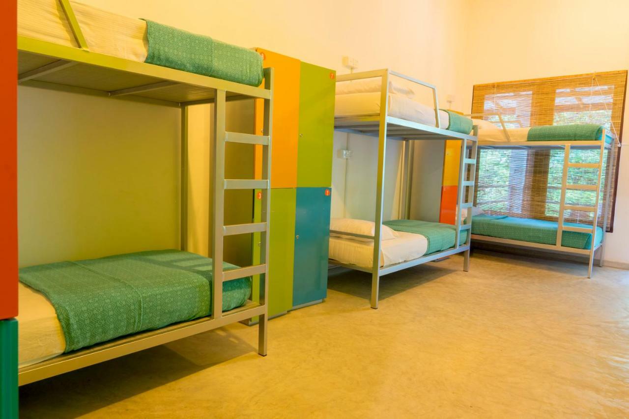 Bunk Station Hostel Ella Bagian luar foto